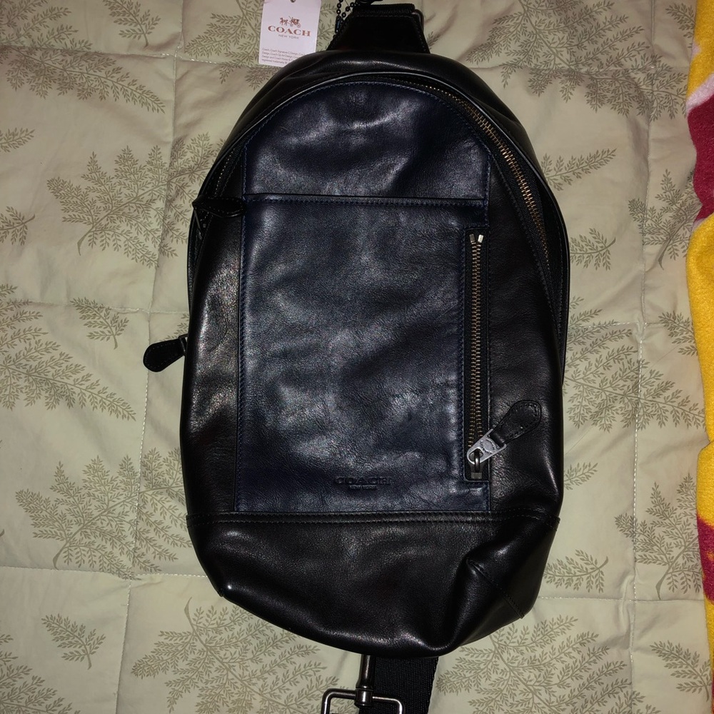 🖤COACH🖤 sling backpack